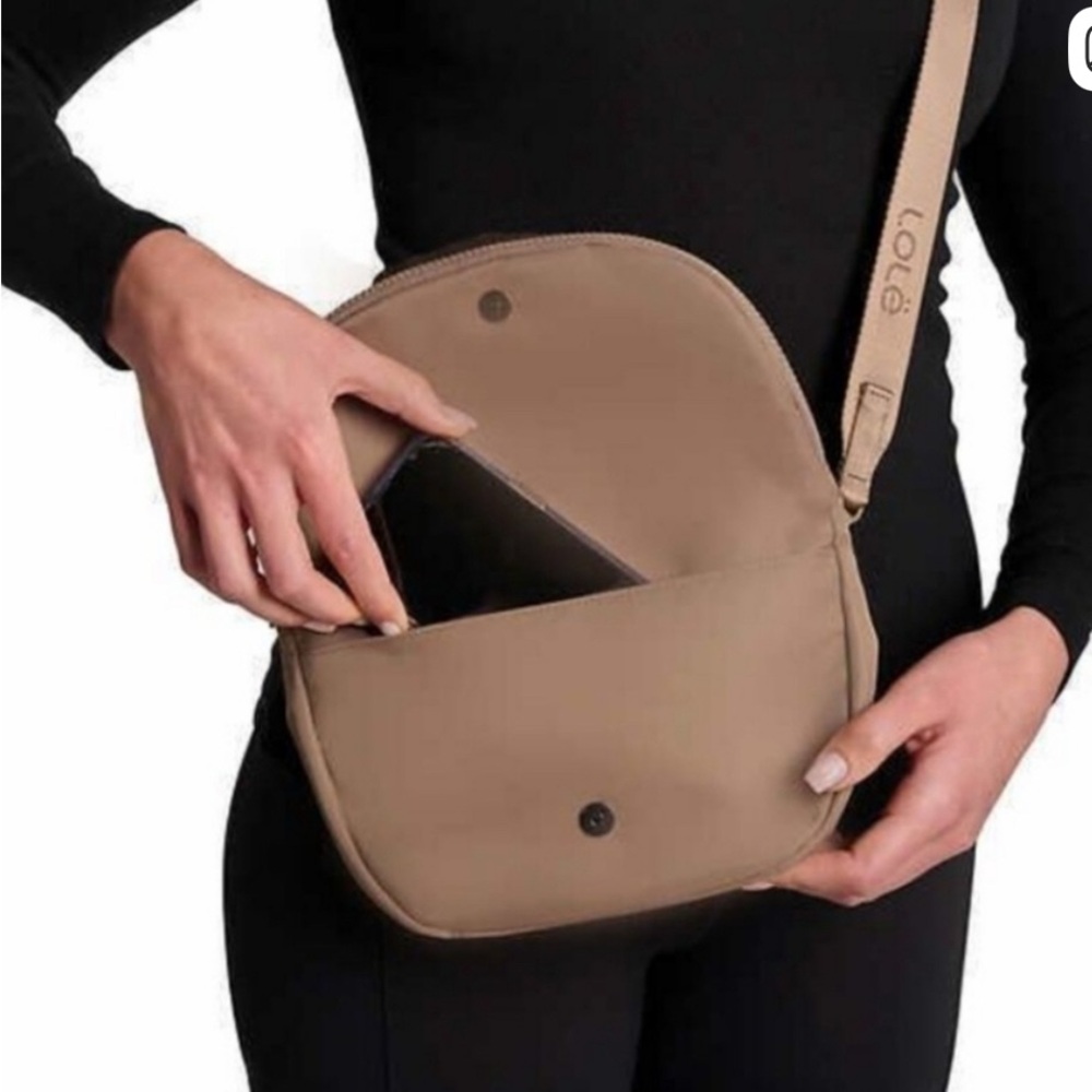 Lole Crossbody Tan Bag Flap Magnetic Closure Lolë Purse - Picture 3 of 5